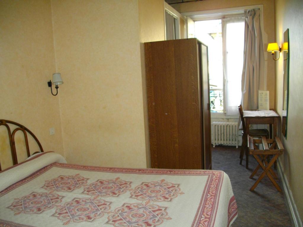 Hôtel Le Montauban à Brive-la-Gaillarde Chambre photo